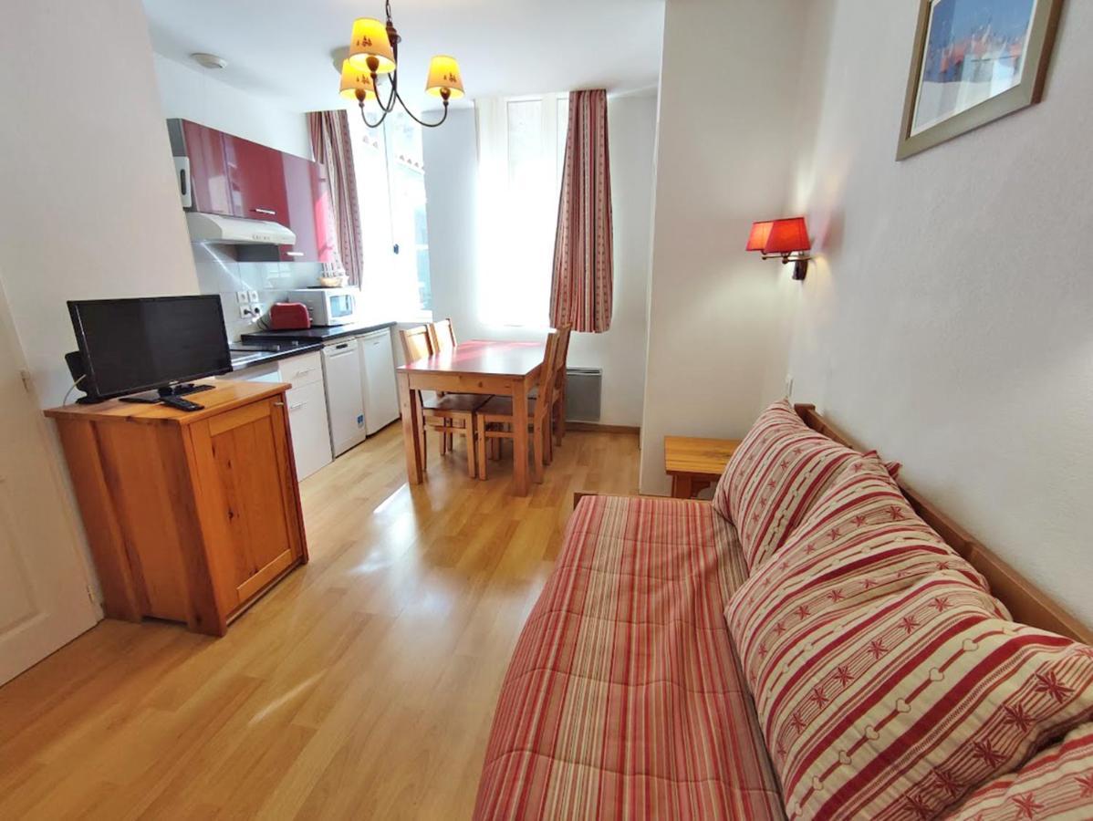 Pat 83, T2, Centre Luchon, Wifi, Casier A Skis, 4 Personnes Bagnères-de-Luchon Exterior foto